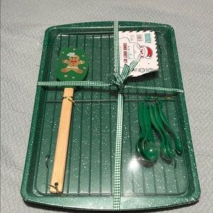 Baker secret Green Baking Set with Gingerbread Spatula new